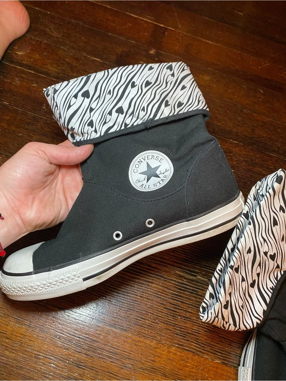 Converse stylish black